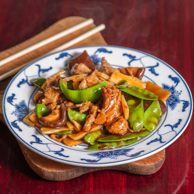 40. Beef w/ Bamboo Shoots, Chinese Mushrooms & Snow Peas.