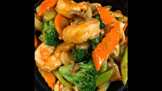 76. Shrimp in garlic sauce.