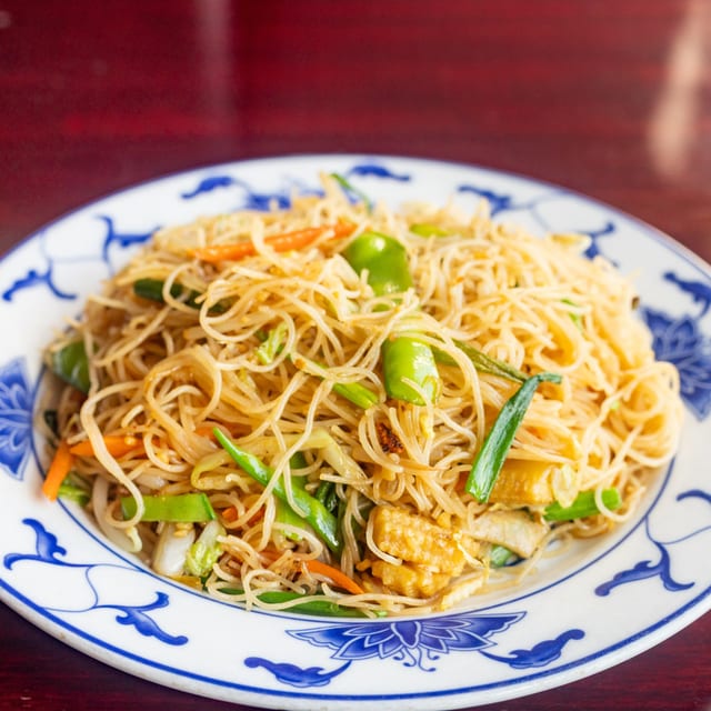 96. Vegetable chow fun or mei fun.